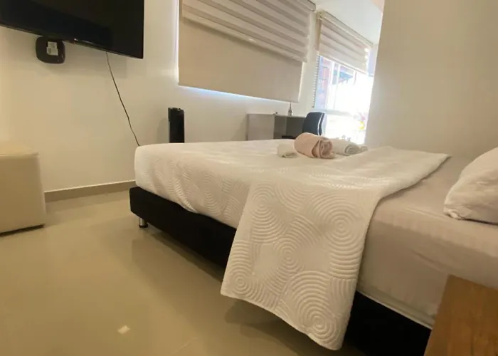 Apartasuite Moderna - En El Corazon Del Poblado Medellin