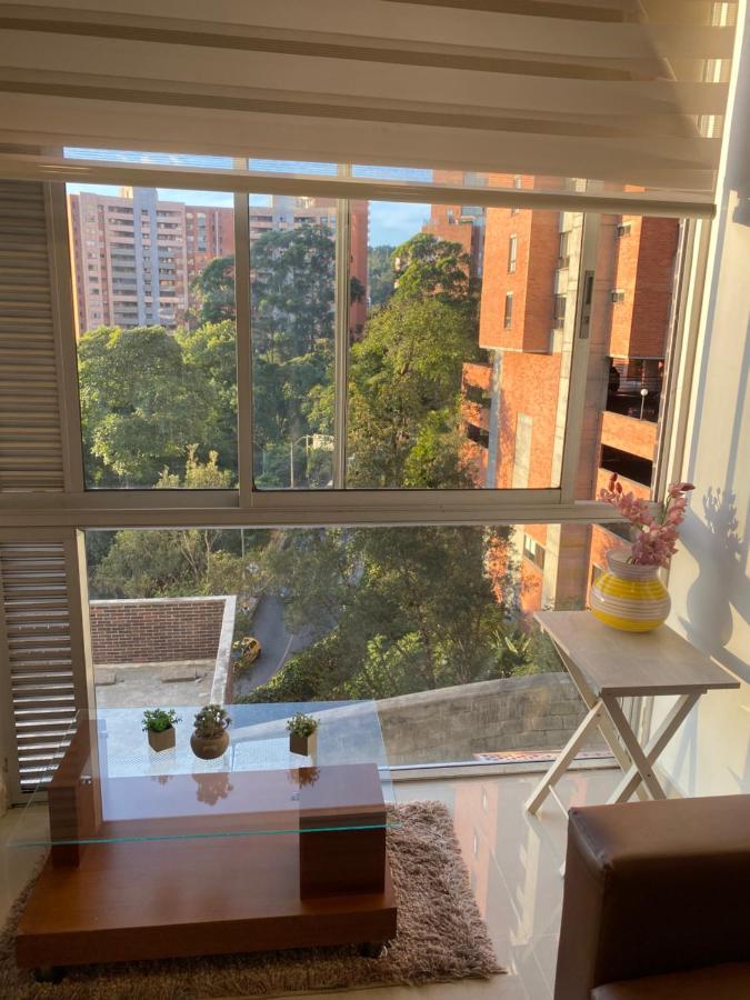 Apartasuite Moderna - En El Corazon Del Poblado Medellin