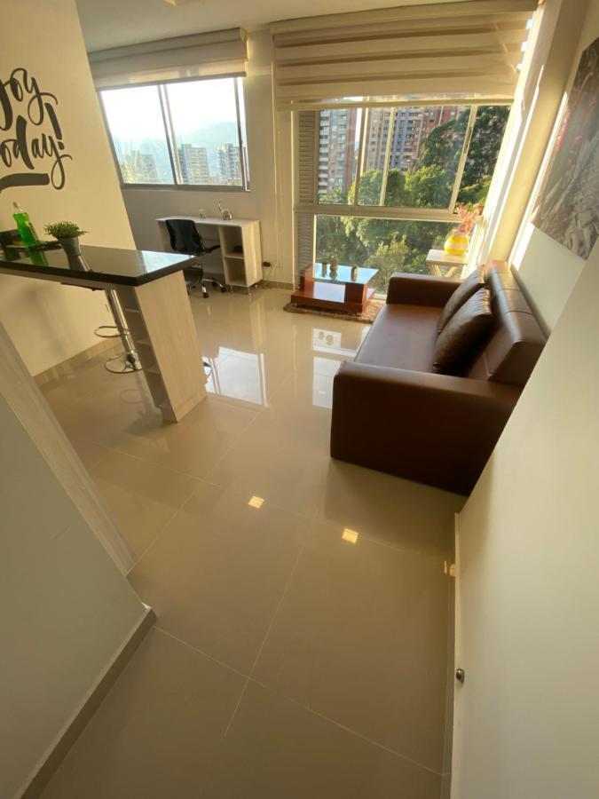 Apartasuite Moderna - En El Corazon Del Poblado Apartment