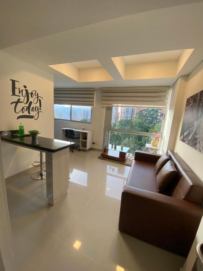 Apartasuite Moderna - En El Corazon Del Poblado