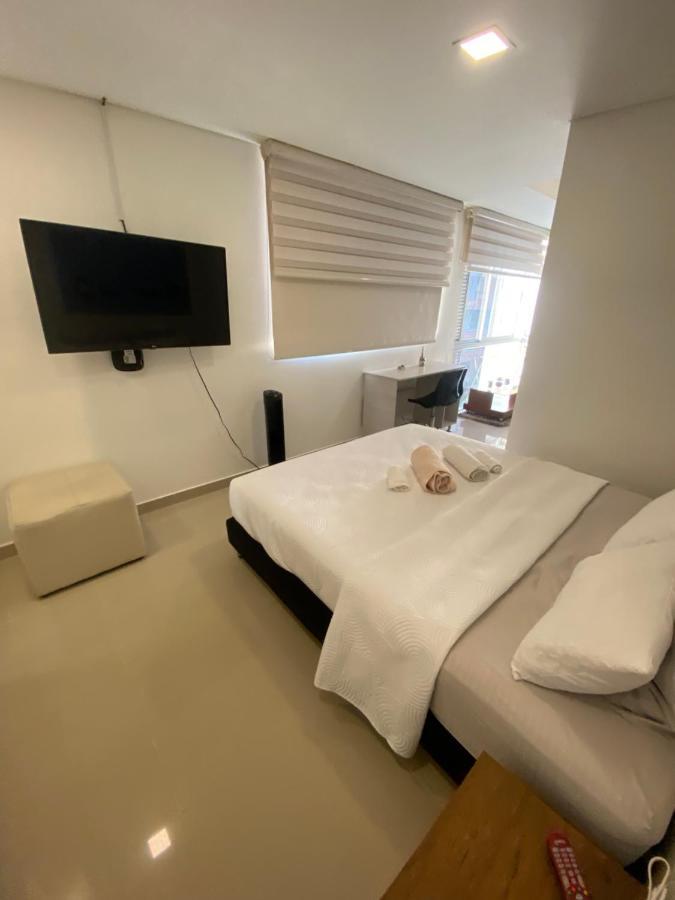 Apartasuite Moderna - En El Corazon Del Poblado * Medellin
