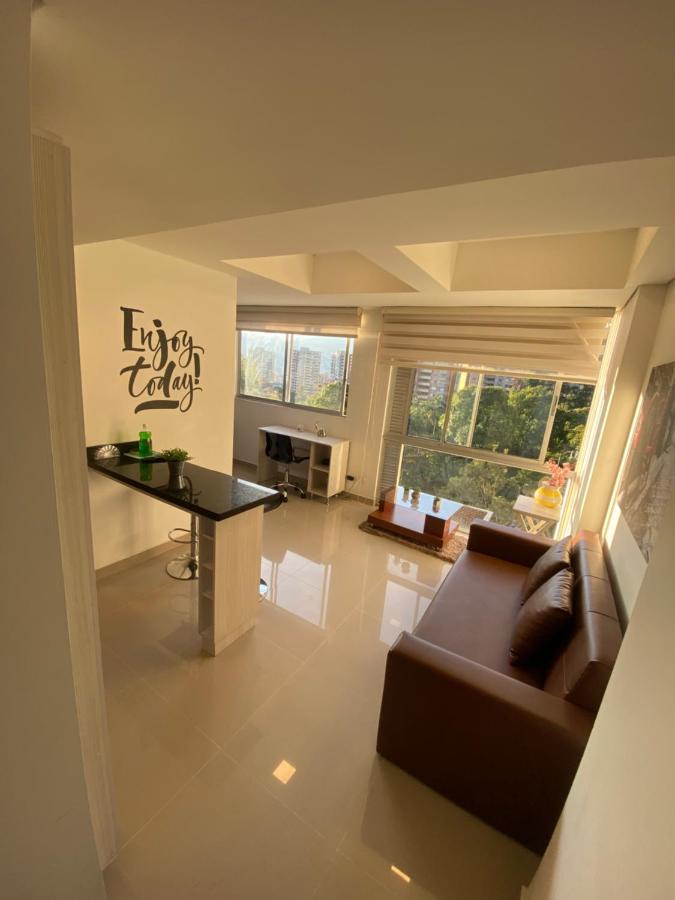 Apartasuite Moderna - En El Corazon Del Poblado * Medellín