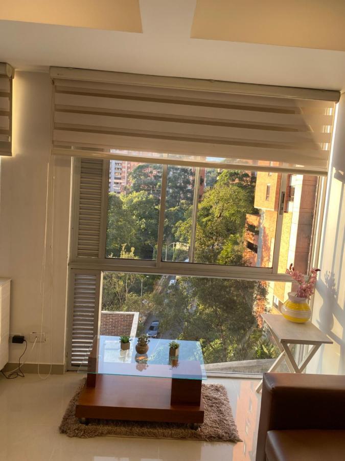 Apartasuite Moderna - En El Corazon Del Poblado Apartment