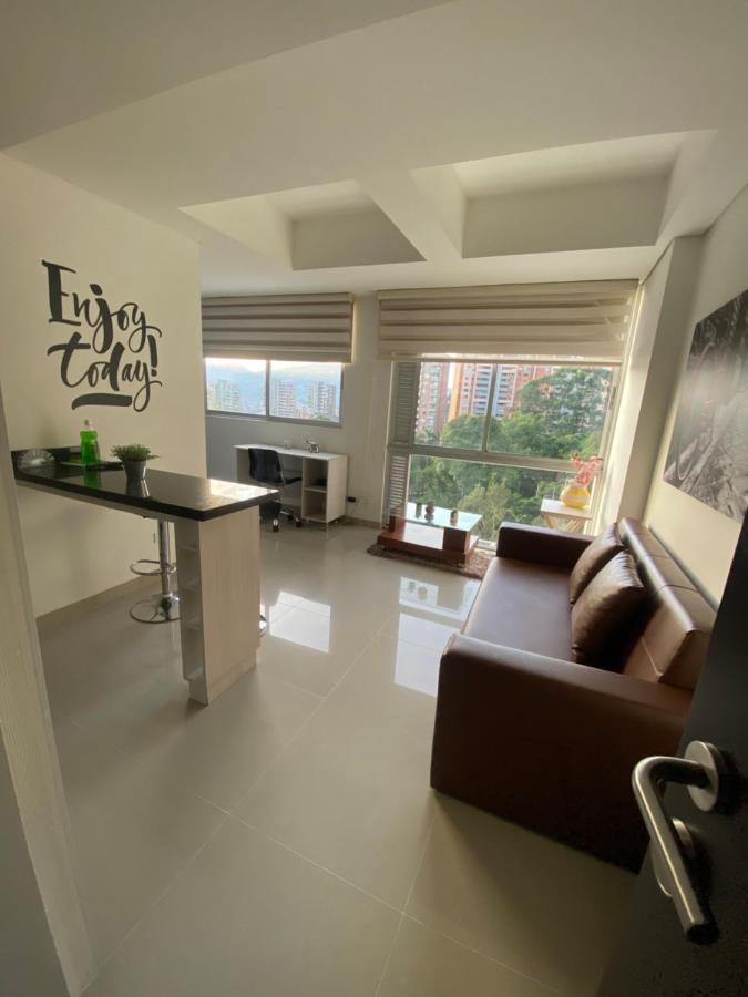 Apartasuite Moderna - En El Corazon Del Poblado Apartment *
