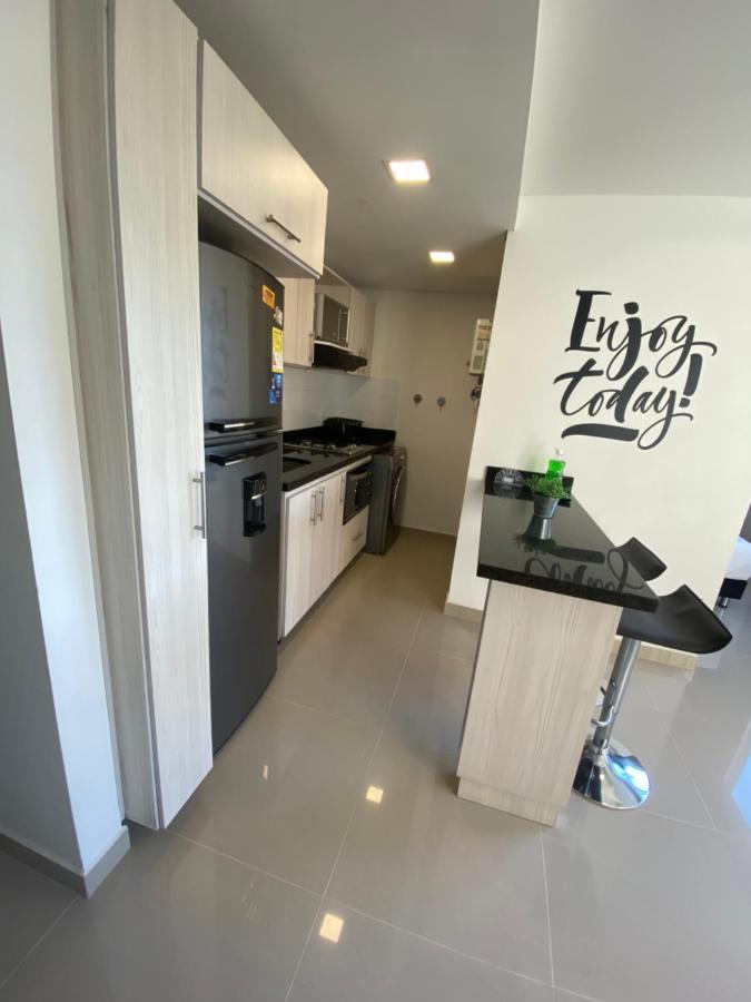Apartasuite Moderna - En El Corazon Del Poblado * Medellin