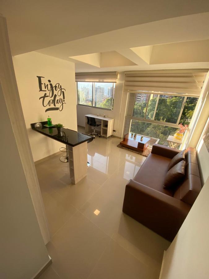 Apartasuite Moderna - En El Corazon Del Poblado