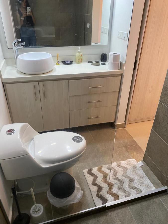 Apartasuite Moderna - En El Corazon Del Poblado *