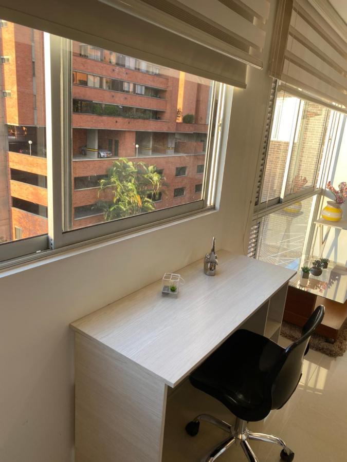 Apartasuite Moderna - En El Corazon Del Poblado * Medellín