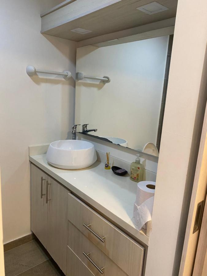 Apartasuite Moderna - En El Corazon Del Poblado *