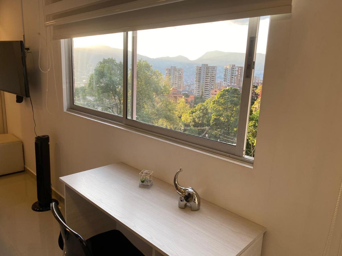 Apartasuite Moderna - En El Corazon Del Poblado Apartamento *