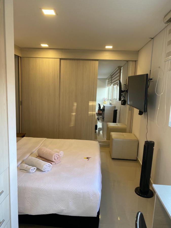 Apartasuite Moderna - En El Corazon Del Poblado Medellin